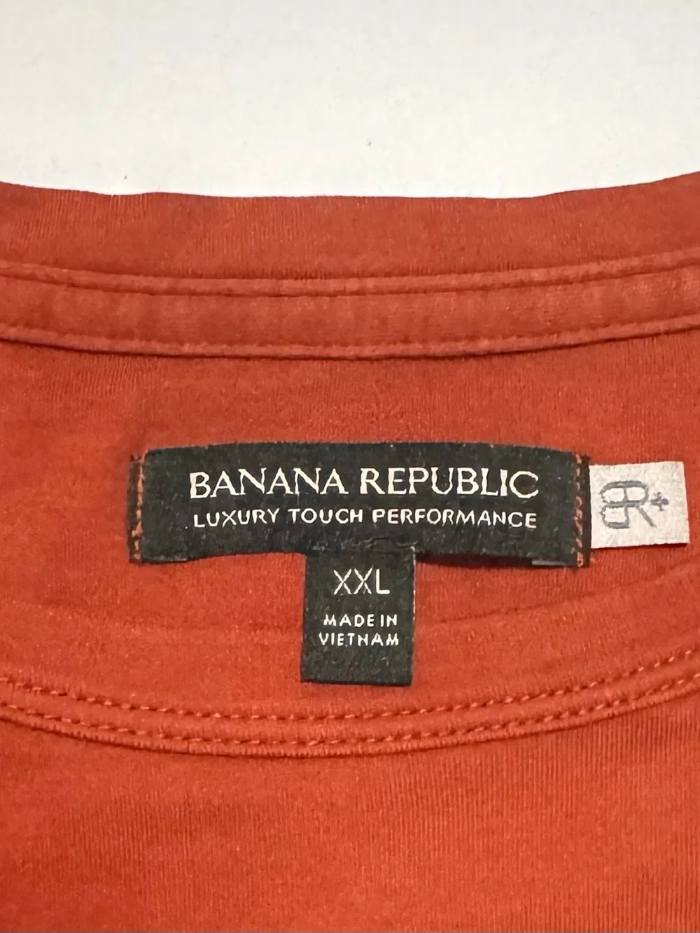 Banana Republic Luxury Touch Men's Deep Red Crew Neck Tee